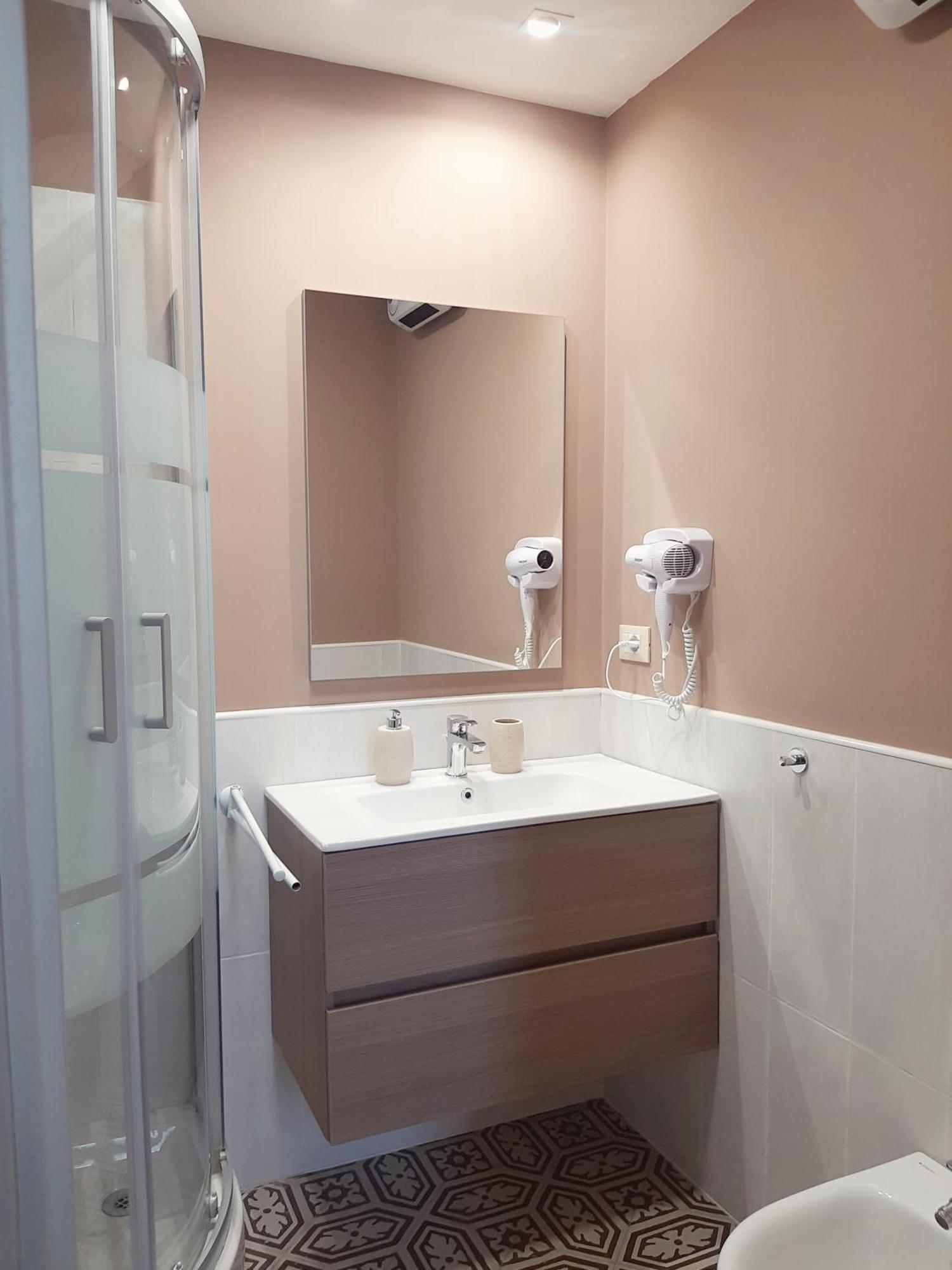 Double Room Private Bathroom